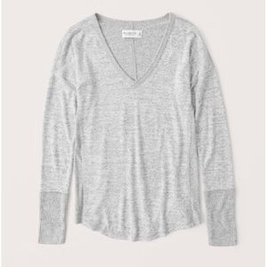 Abercrombie Cozy Long Sleeve V-Neck Legging Tee